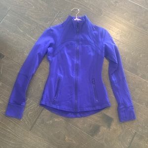Like new Lululemon define jacket in rare bruised berry color, Size 6.